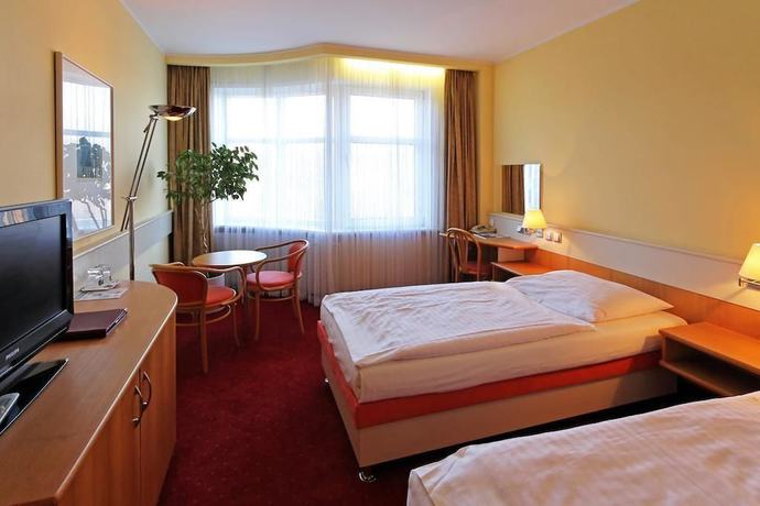 Imagen de la habitación del Hotel Jana. Foto 15