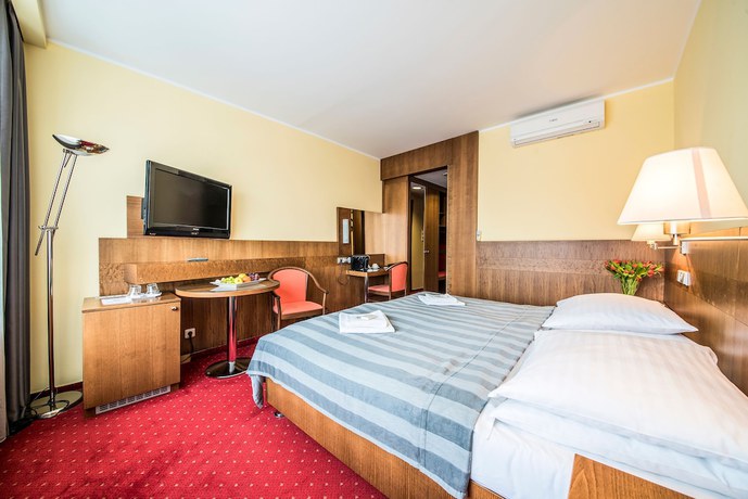 Imagen de la habitación del Hotel Jana. Foto 16