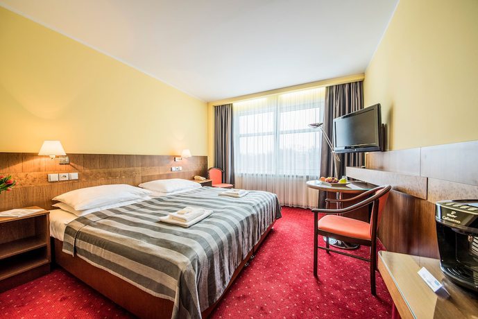 Imagen de la habitación del Hotel Jana. Foto 18