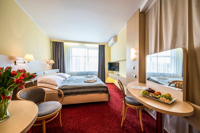 Imagen de la habitación del Hotel Jana. Foto 20