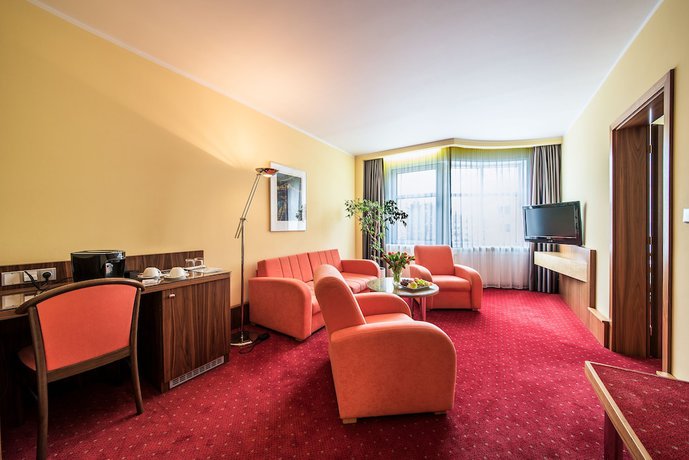 Imagen de la habitación del Hotel Jana. Foto 21