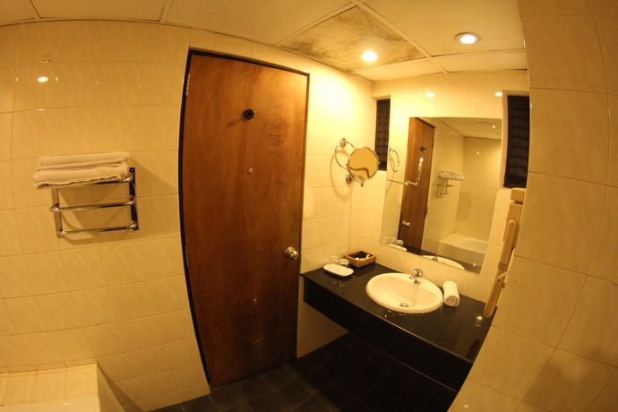 Imagen de la habitación del Hotel Janaki. Foto 10