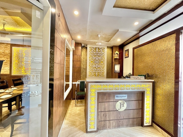 Imagen de los interiores del Hotel Janaki - near Ghats and Temples. Foto 16