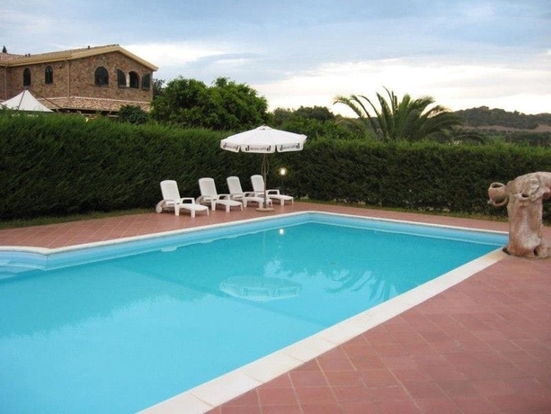 Imagen de la piscina del Hotel Janas, Cerde&ntilde;a. Foto 17