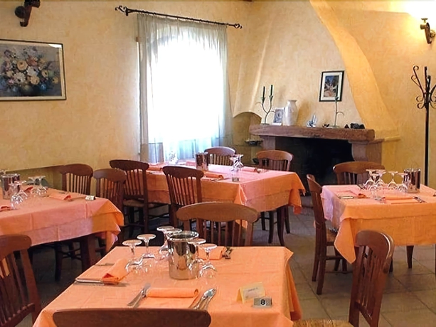 Imagen del bar/restaurante del Hotel Janas, Cerde&ntilde;a. Foto 3