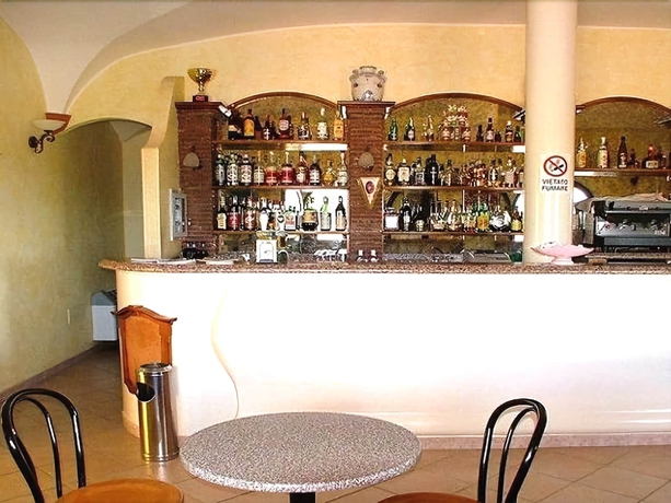 Imagen del bar/restaurante del Hotel Janas, Cerde&ntilde;a. Foto 5