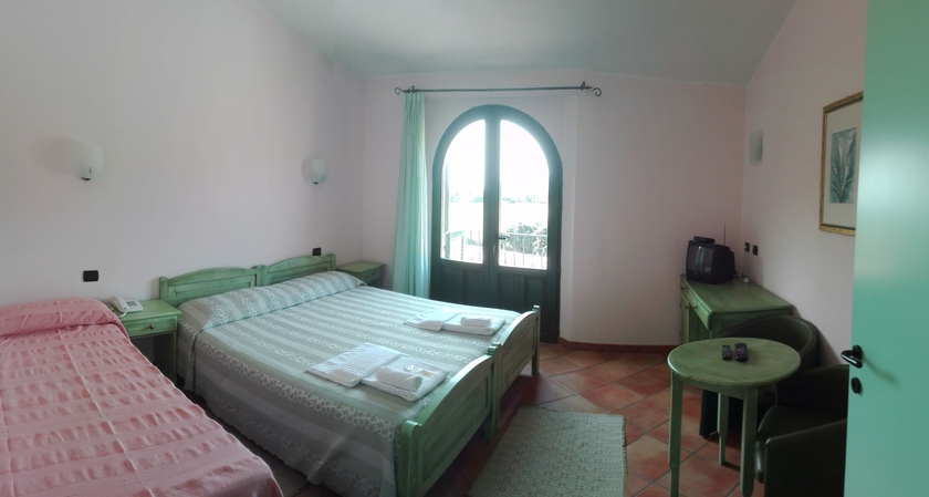Imagen de la habitación del Hotel Janas, Cerde&ntilde;a. Foto 8