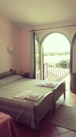 Imagen de la habitación del Hotel Janas, Cerde&ntilde;a. Foto 9