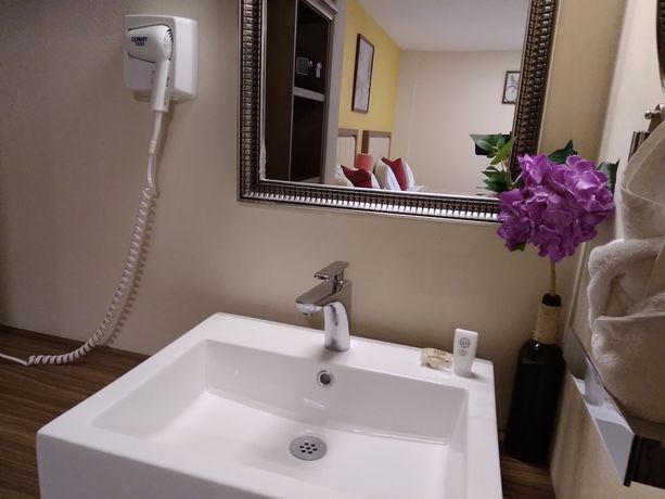 Imagen de la habitación del Hotel JandE by Serranillo. Foto 10