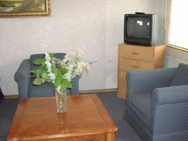 Imagen de la habitación del Hotel JandJ Motel. Foto 17
