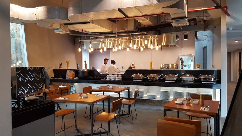 Imagen del bar/restaurante del Hotel Janevalla Bandung. Foto 2