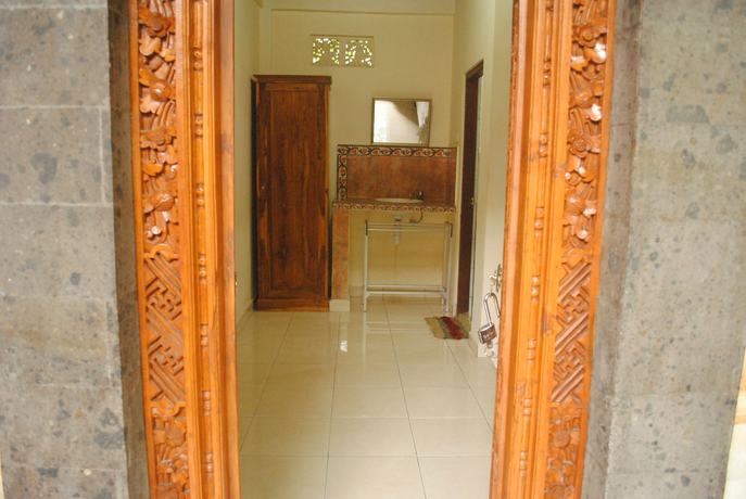 Imagen de los interiores del Hotel Jangkrik Homestay. Foto 14