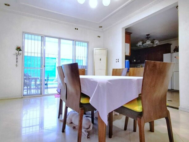 Imagen de la habitación del Hotel Janica Villa. Foto 16