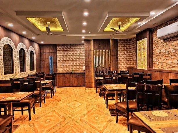 Imagen del bar/restaurante del Hotel Janki Inn Varanasi. Foto 3