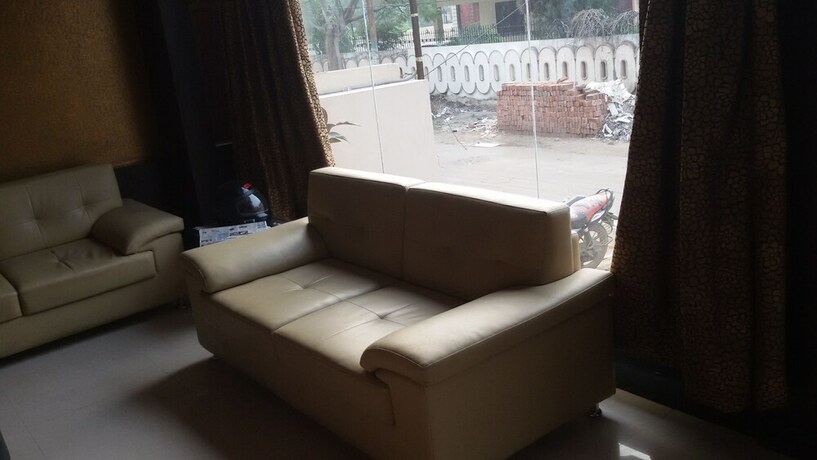 Imagen de los interiores del Hotel Janki International. Foto 19