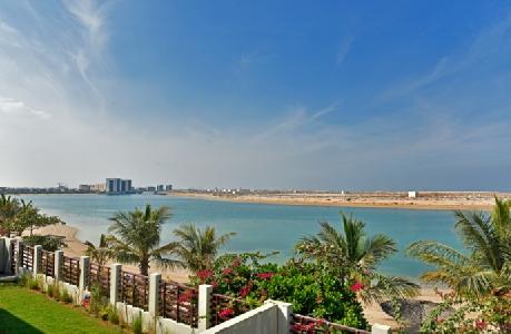 Imagen de la piscina del Hotel Jannah Resort and Villas Ras Al Khaimah. Foto 8