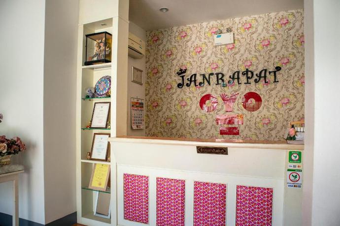 Imagen de los interiores del Hotel Janrapat Resort. Foto 4
