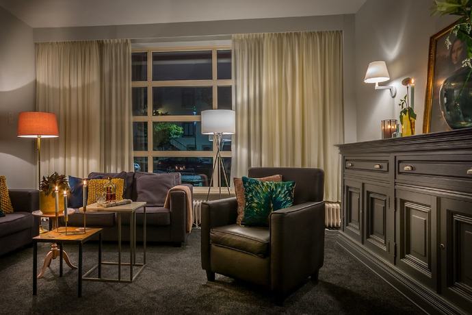 Imagen de los interiores del Hotel Janssen. Foto 20