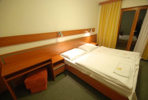 Imagen general del Hotel Jantar. Foto 12