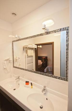 Imagen de la habitación del Hotel Jantar Wellness & Spa. Foto 9