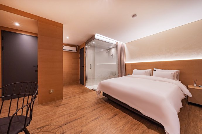 Imagen de la habitación del Hotel Jara. Foto 7