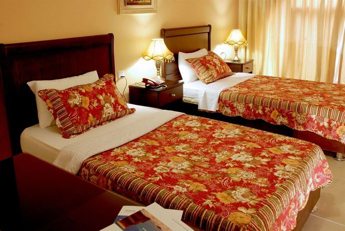 Imagen de los interiores del Hotel Jardaneh. Foto 12