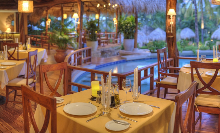 Imagen del bar/restaurante del Hotel Jardín Del Edén Boutique - Adults Only. Foto 6