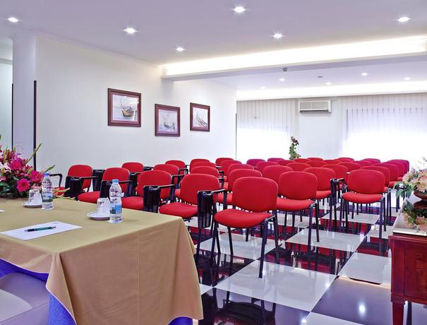 Imagen de los interiores del Hotel Jardim. Foto 11