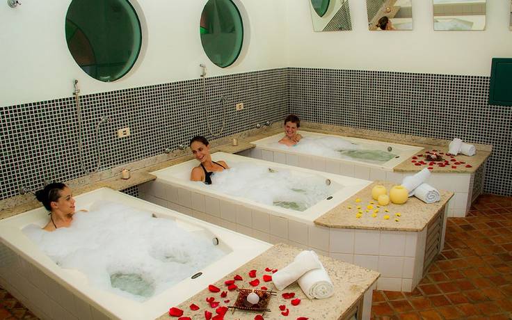 Imagen de la habitación del Hotel Jardim da Serra. Foto 9