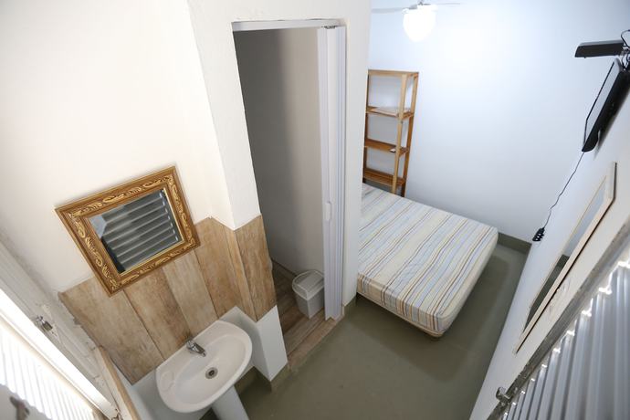Imagen de la habitación del Hotel Jardim do Mar Chal&eacute;s. Foto 9