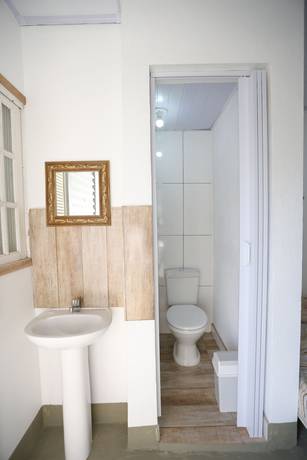 Imagen de la habitación del Hotel Jardim do Mar Chal&eacute;s. Foto 11