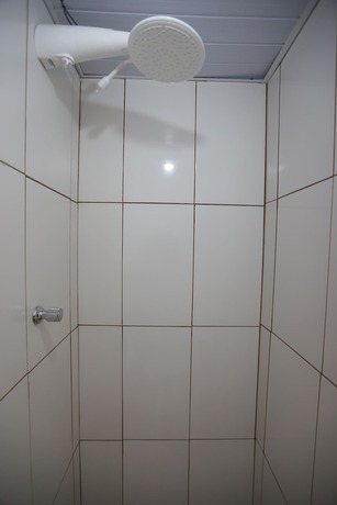 Imagen de la habitación del Hotel Jardim do Mar Chal&eacute;s. Foto 12