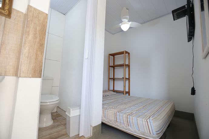 Imagen de la habitación del Hotel Jardim do Mar Chal&eacute;s. Foto 13