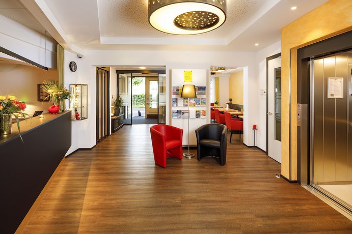 Imagen de los interiores del Hotel Jardin Bern. Foto 17