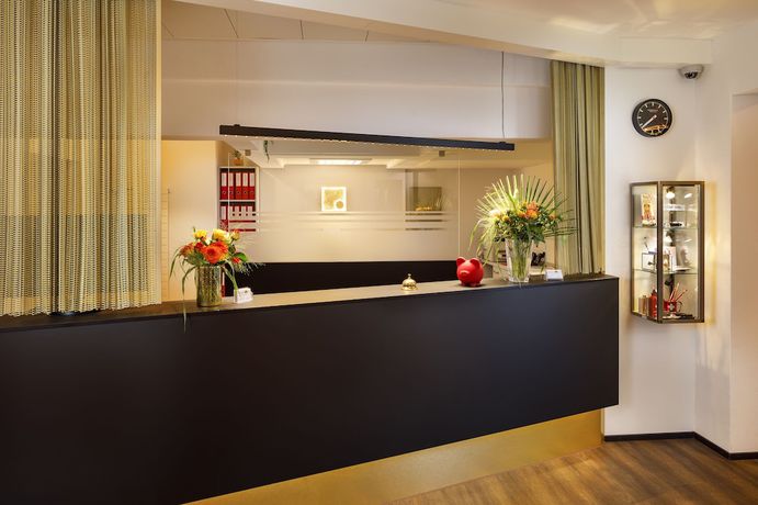 Imagen de los interiores del Hotel Jardin Bern. Foto 18