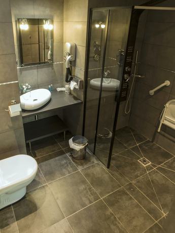 Imagen de la habitación del Hotel Jardin Croisette. Foto 5