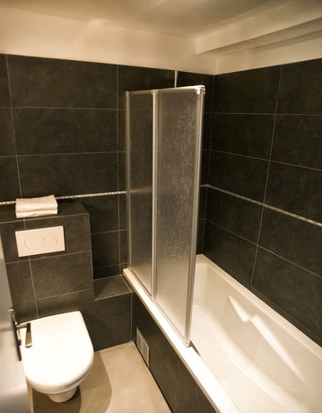 Imagen de la habitación del Hotel Jardin Croisette. Foto 15