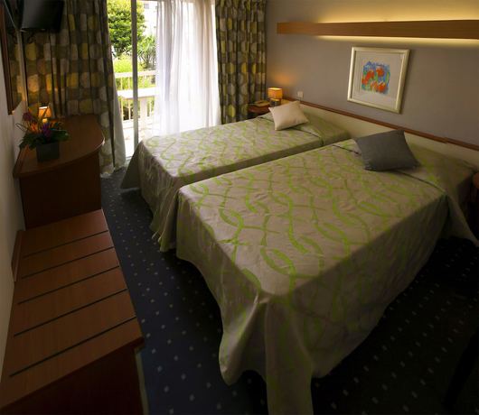 Imagen de la habitación del Hotel Jardin Croisette. Foto 17