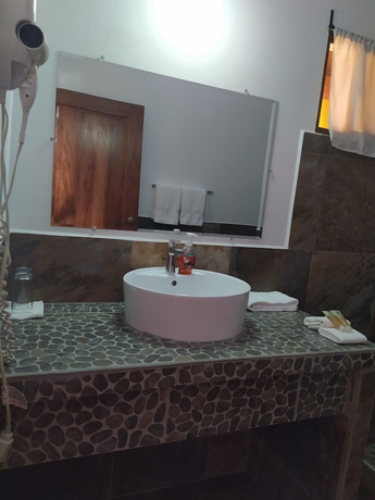 Imagen de la habitación del Hotel Jardin De Granada. Foto 15