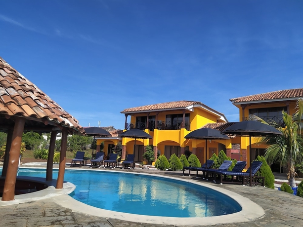 Imagen de la piscina del Hotel Jardin De Granada. Foto 18