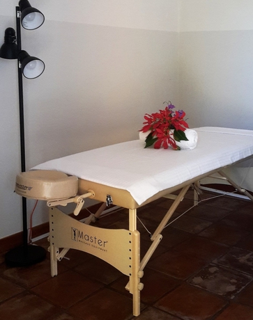 Imagen de la piscina del Hotel Jardin De Granada. Foto 19