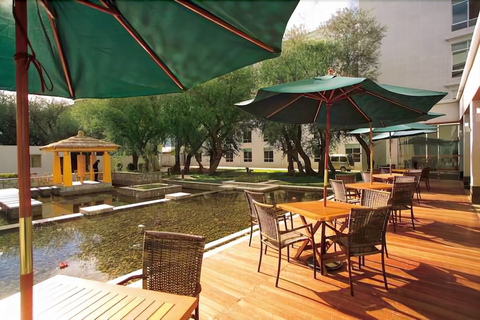 Imagen de los exteriores del Hotel Jardin Secret. Foto 11