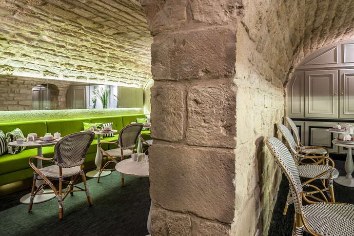 Imagen del bar/restaurante del Hotel Jardin le Brea. Foto 6