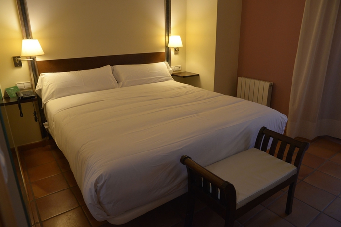 Imagen de la habitación del Hotel Jardines De La Santa. Foto 5