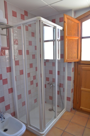 Imagen de la habitación del Hotel Jardines De La Santa. Foto 8