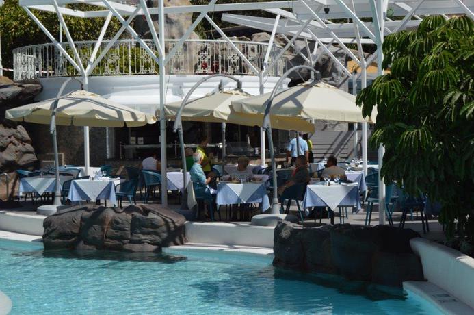 Imagen de la piscina del Hotel Jardines De Nivaria. Foto 10