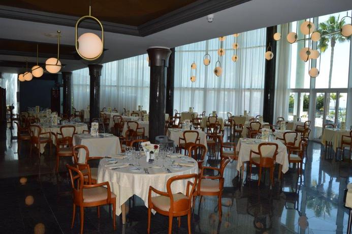 Imagen del bar/restaurante del Hotel Jardines De Nivaria. Foto 5