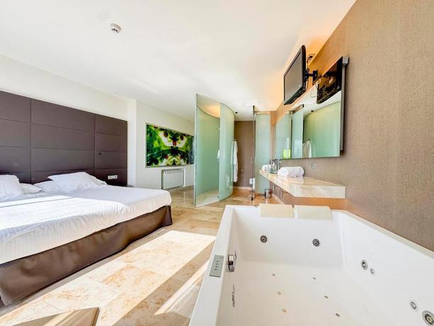 Imagen general del Hotel Jardines De Uleta Suites. Foto 14