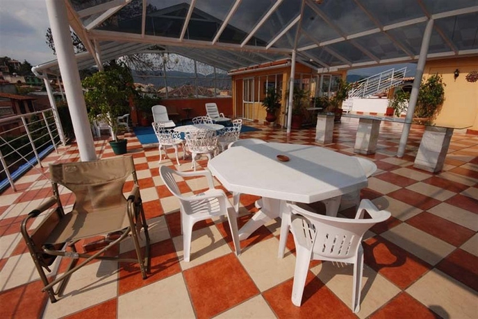 Imagen del bar/restaurante del Hotel Jardines Del Carmen. Foto 8