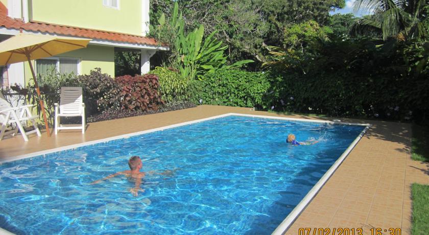 Imagen de la piscina del Hotel Jardines Vista Del Mar Condos. Foto 8
